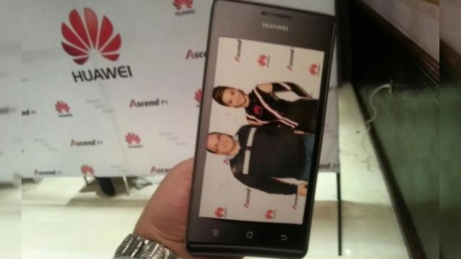 Huawei pregătește un terminal cu ecran de 8.5 inch, cu funcții de smartphone