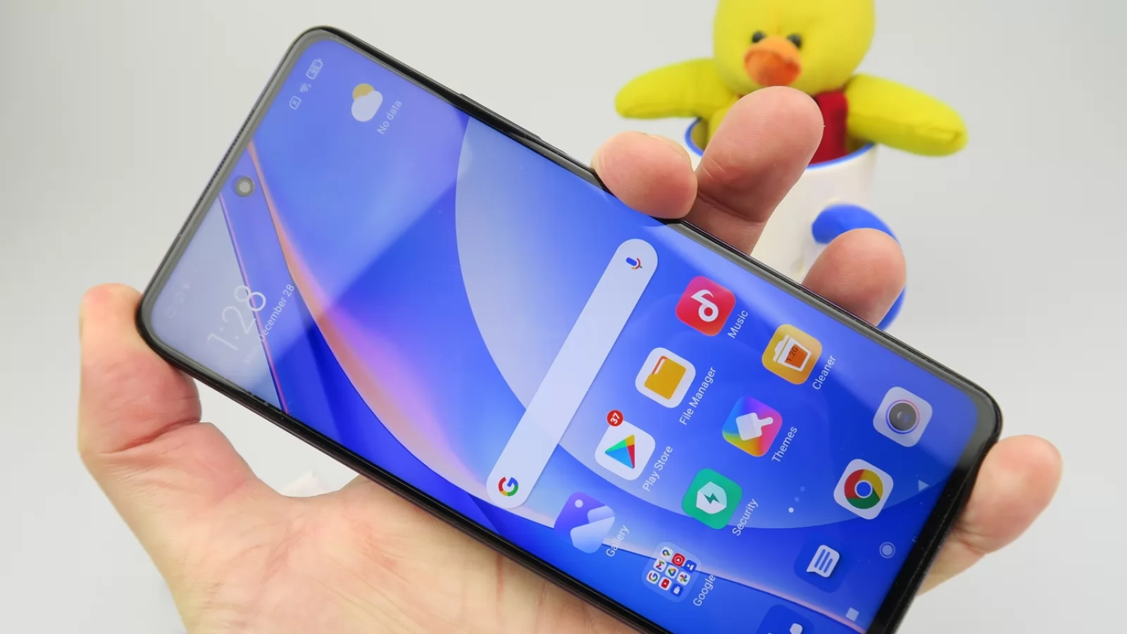 Xiaomi Mi 10T Lite: Display cu refresh rate generos, bărbie mare