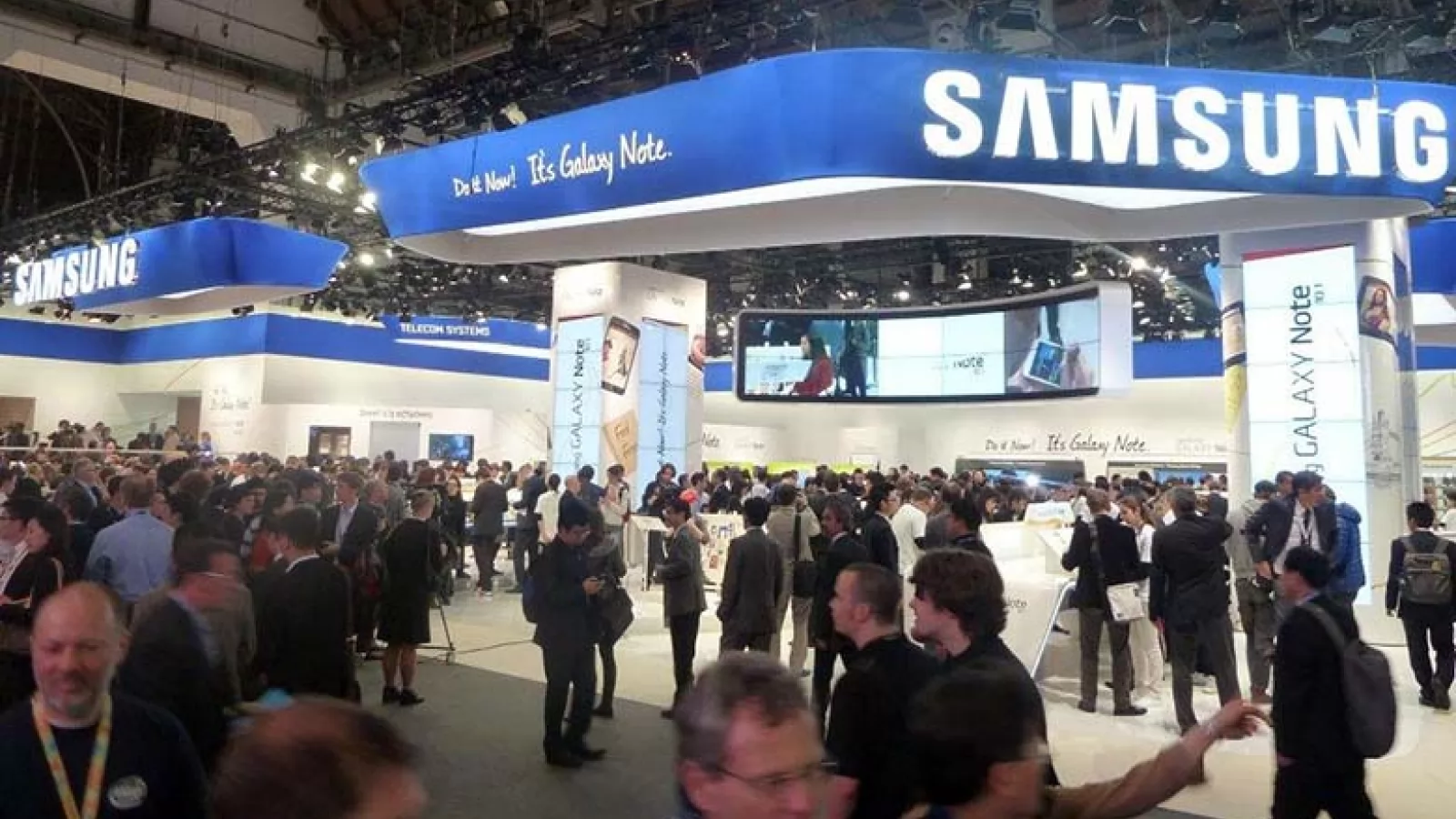 Samsung Galaxy S IV nu vine la MWC și CES 2013, vine midrange-ul Galaxy Frame În schimb!