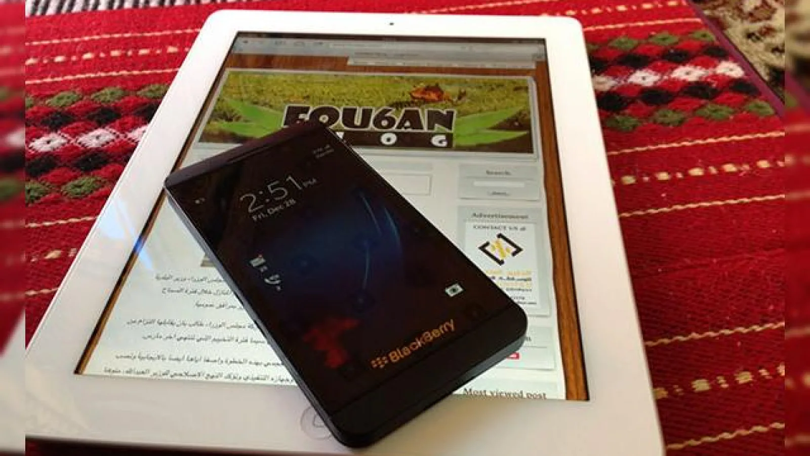 BlackBerry Z10 În noi imagini, "Întovărășit" cu un iPad