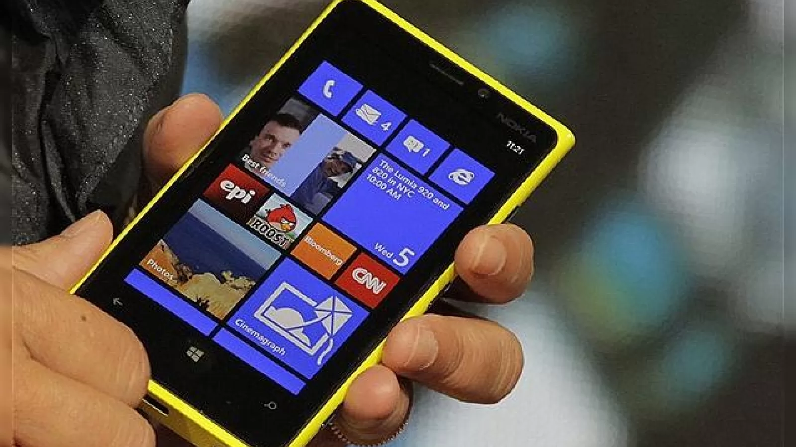 Zvon: Nokia și-ar putea vinde partea de telefonie către Microsoft și Huawei