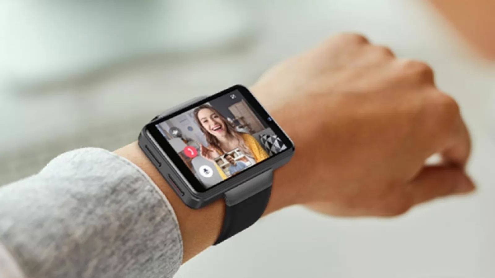 E LUNI e AMAZON! Ticwris Max S este un smartwatch 4G cu ecran de 2.4 inch care poate înlocui cu succes un smartphone convențional