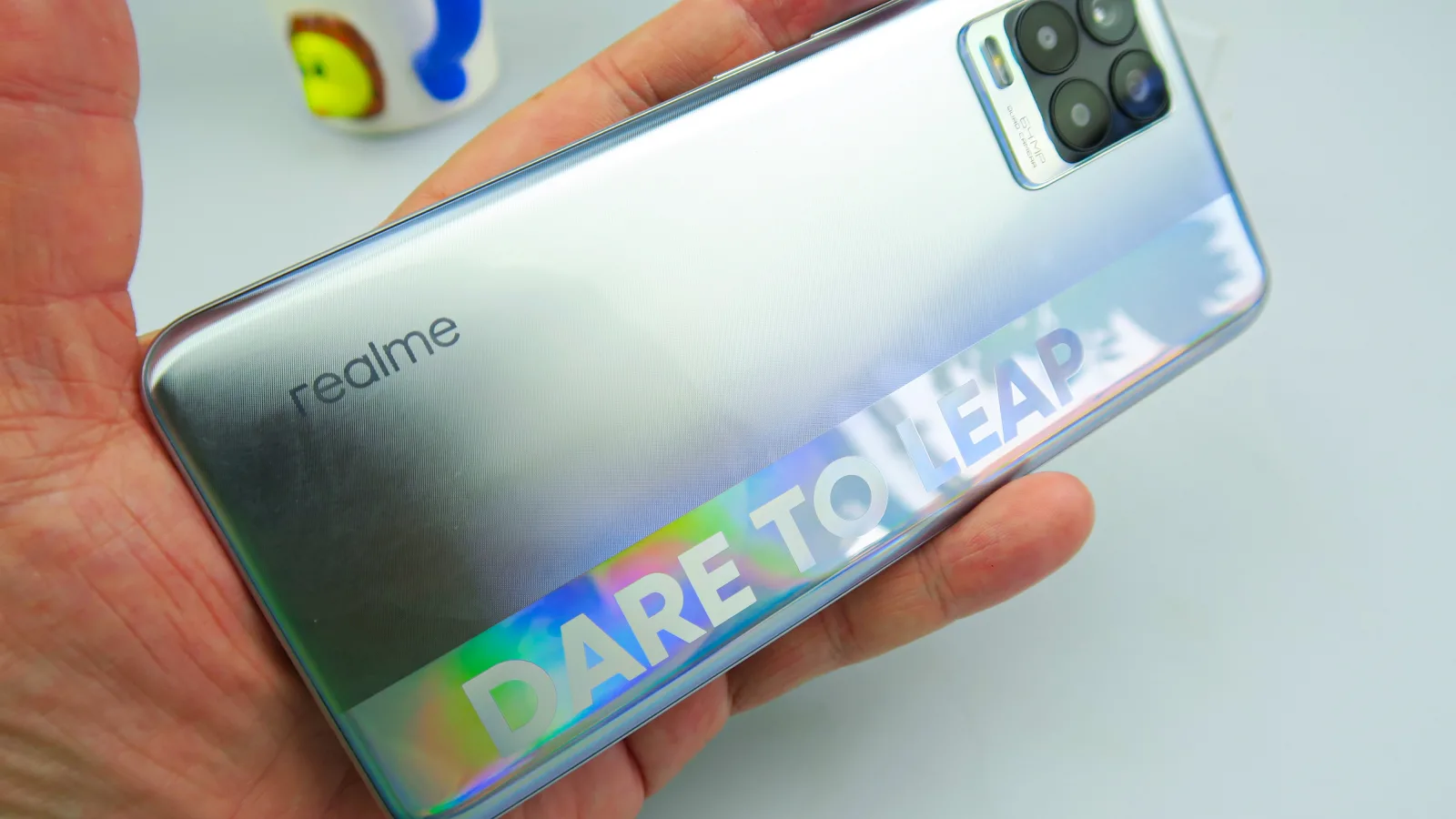 Realme 8: Hardware axat pe gaming, consum video