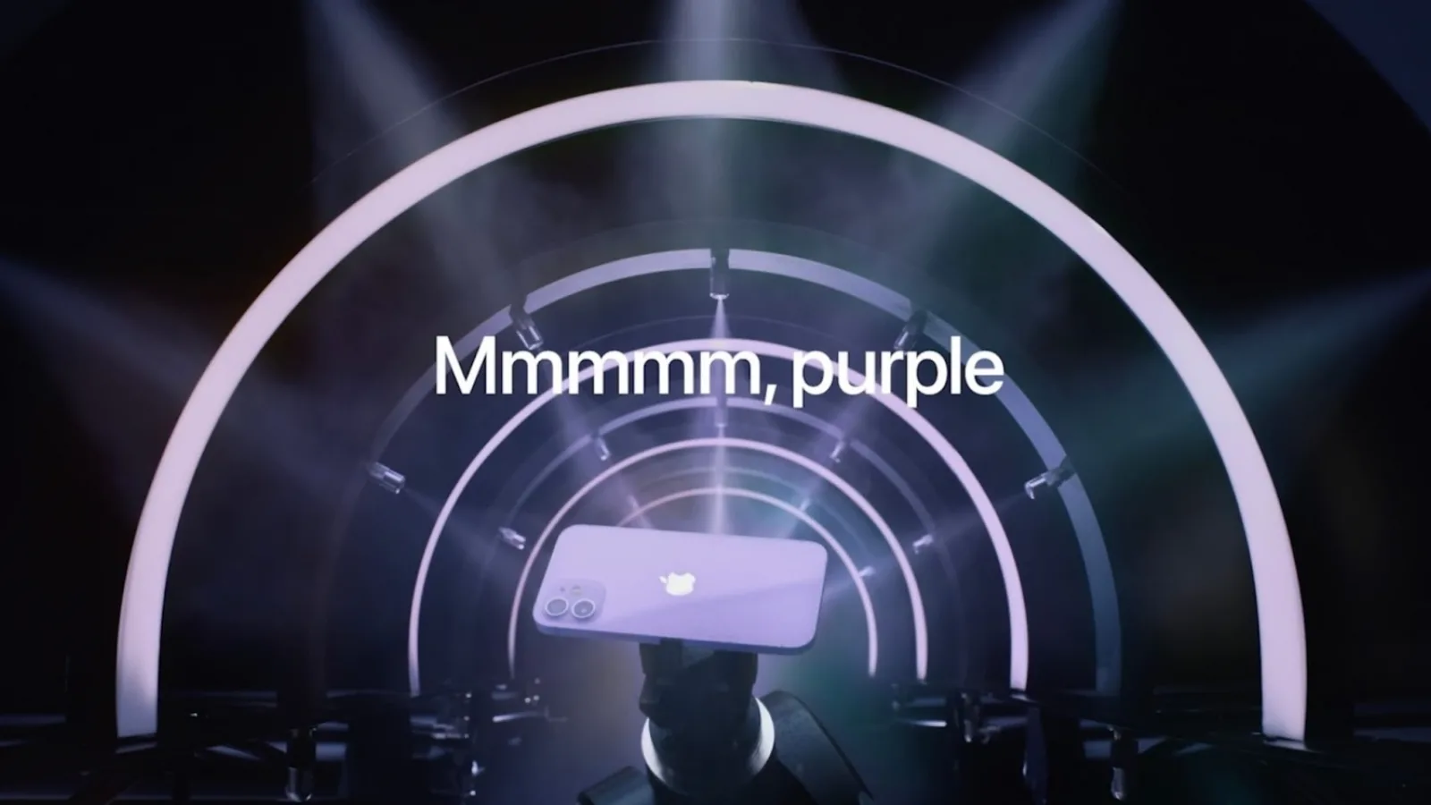 Apple lansează o variantă violet (Purple) de iPhone 12 şi 12 Mini, cu accesorii pe măsură