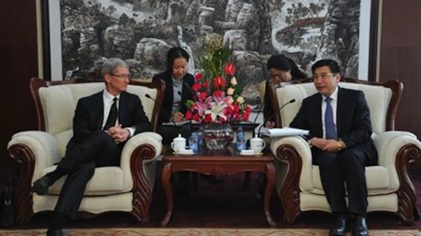 Apple Întărește relațiile cu China, va deschide un centru de cercetare și dezvoltare În Beijing