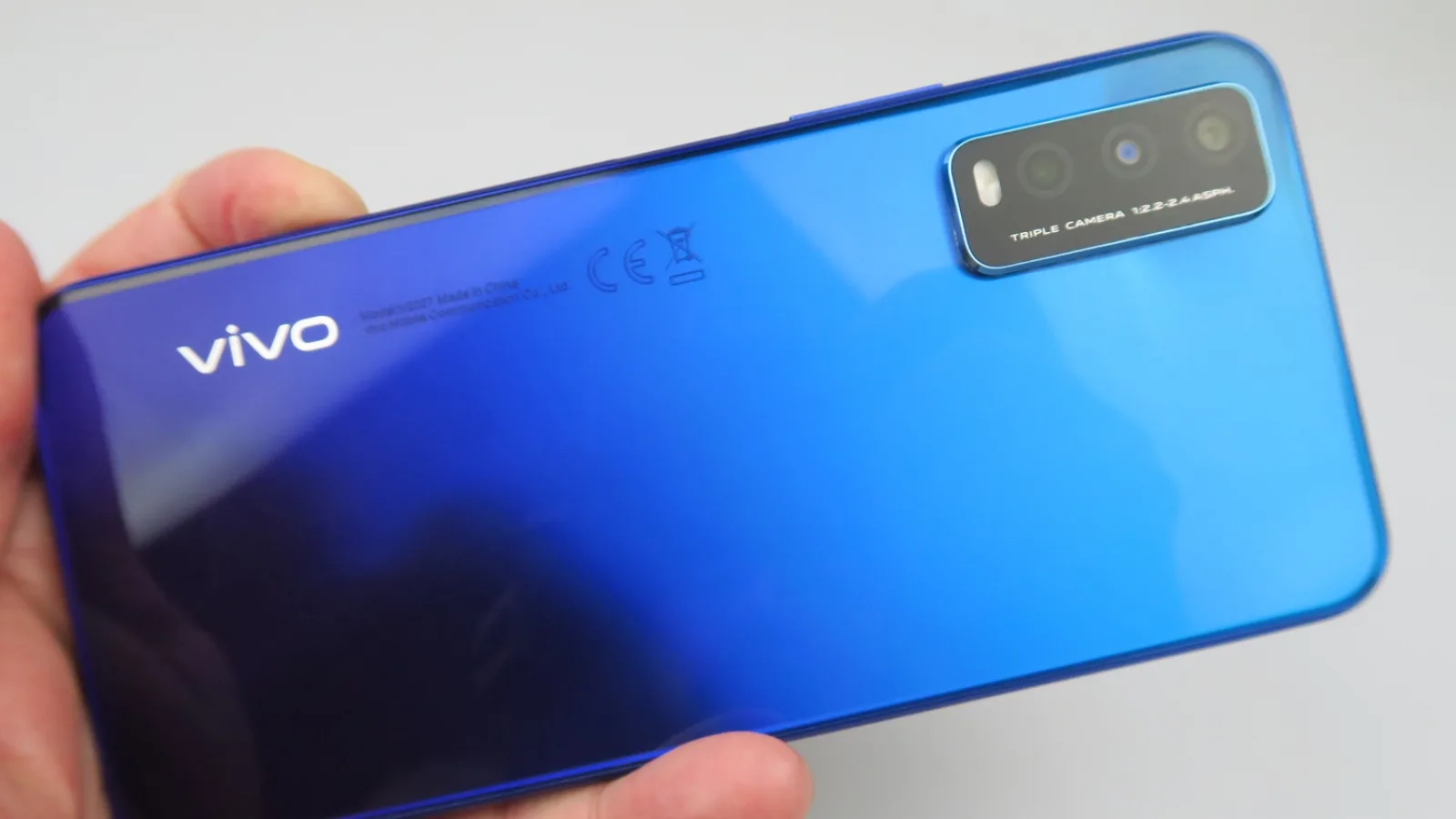 Vivo Y20s: Hardware entry level clasic, cu port microUSB
