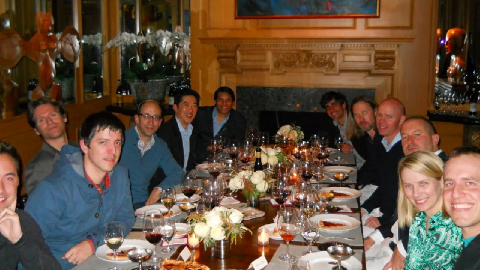 Vedetele tehnologiei din Silicon Valley se reunesc la o cină cu pizza: șefii de la Twitter, Yahoo, câțiva oficiali Apple și Google la aceeași masă!