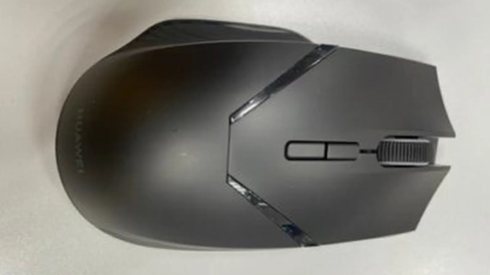 Huawei pregătește un mouse de gaming wireless; Avem și o primă imagine cu acesta