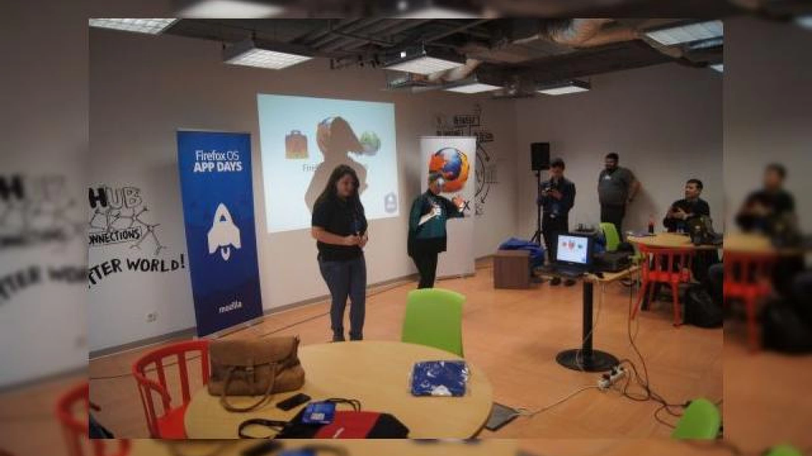 Firefox OS App Days, câteva detalii și un scurt material video cu primul smartphone de test ce rulează software-ul Mozilla (video)