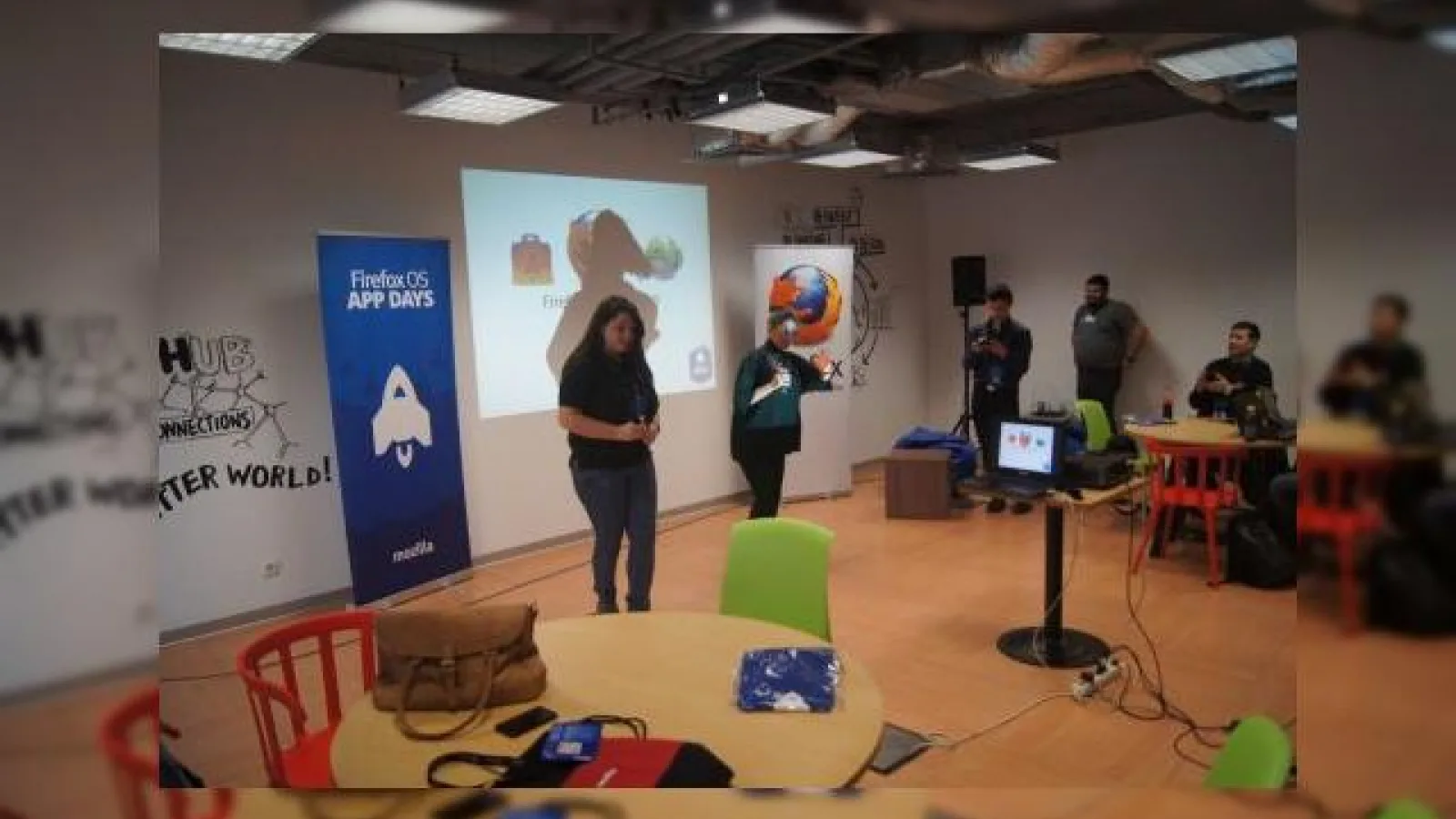 Firefox OS App Days, câteva detalii și un scurt material video cu primul smartphone de test ce rulează software-ul Mozilla (video)