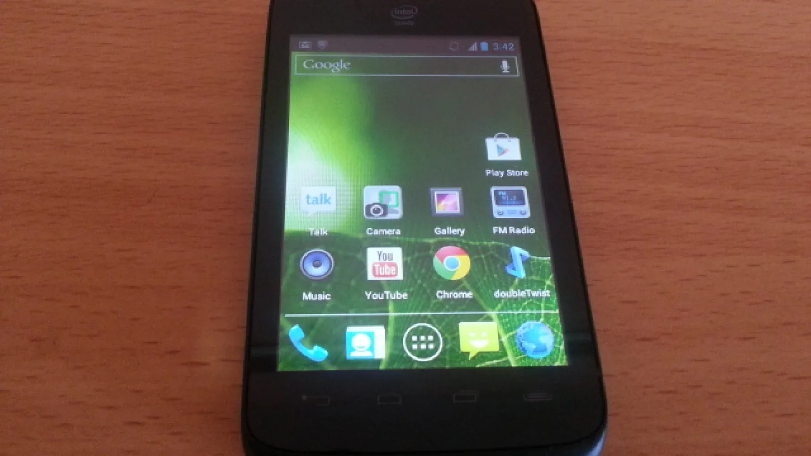 Telefon cu Android și procesor Intel prezentat În Africa - Yolo