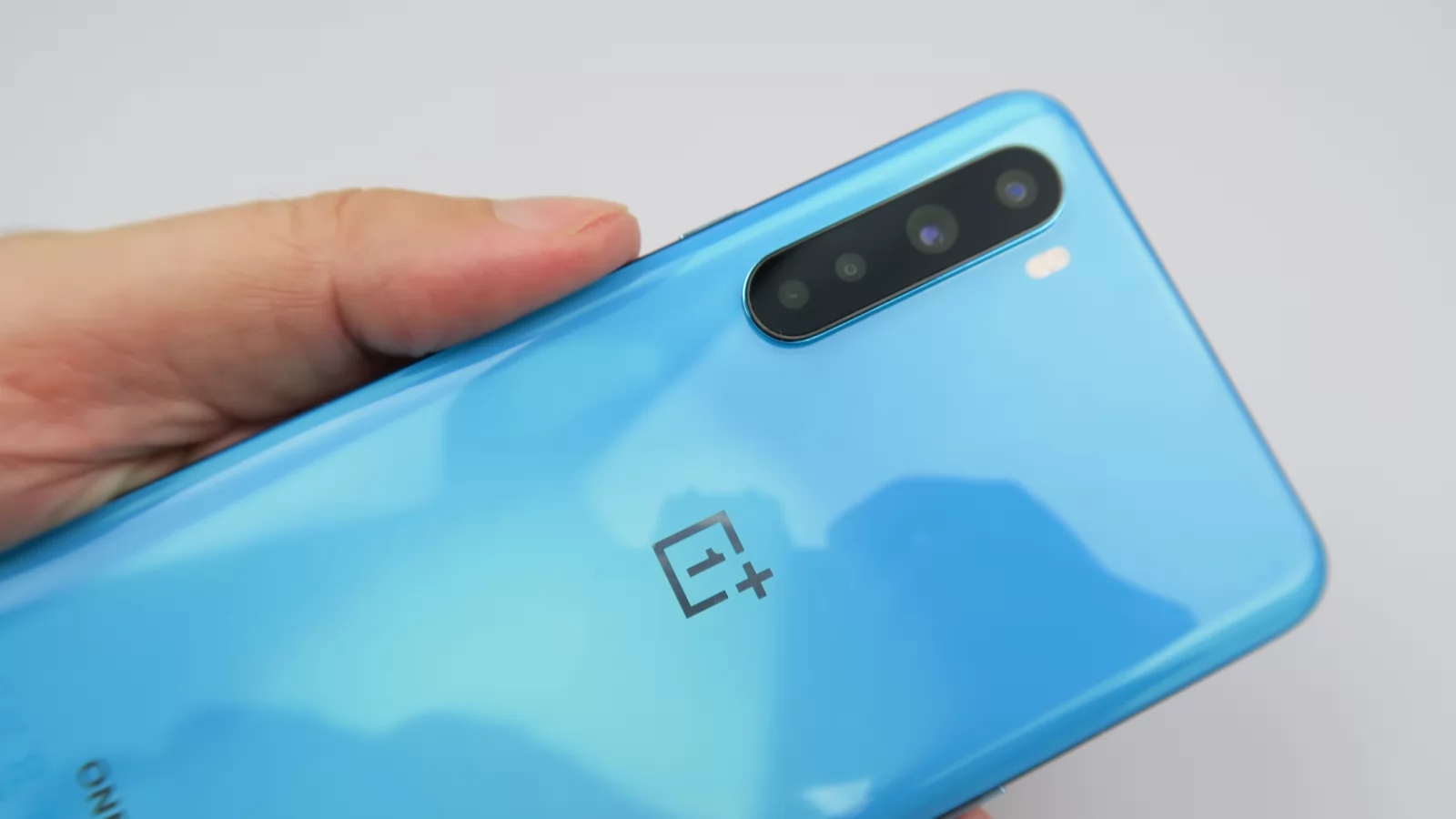 Turul Magazinelor #910: OnePlus Nord cu brățară fitness cadou, televizor LG 4K de aproape 2 metri, aspirator Xiaomi sub 700 lei