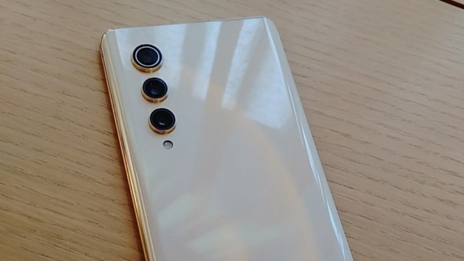 LG vinde smartphone-urile încă nelansate Velvet 2 Pro și LG Rollable angajaților săi din Coreea de Sud; Iată cât costă