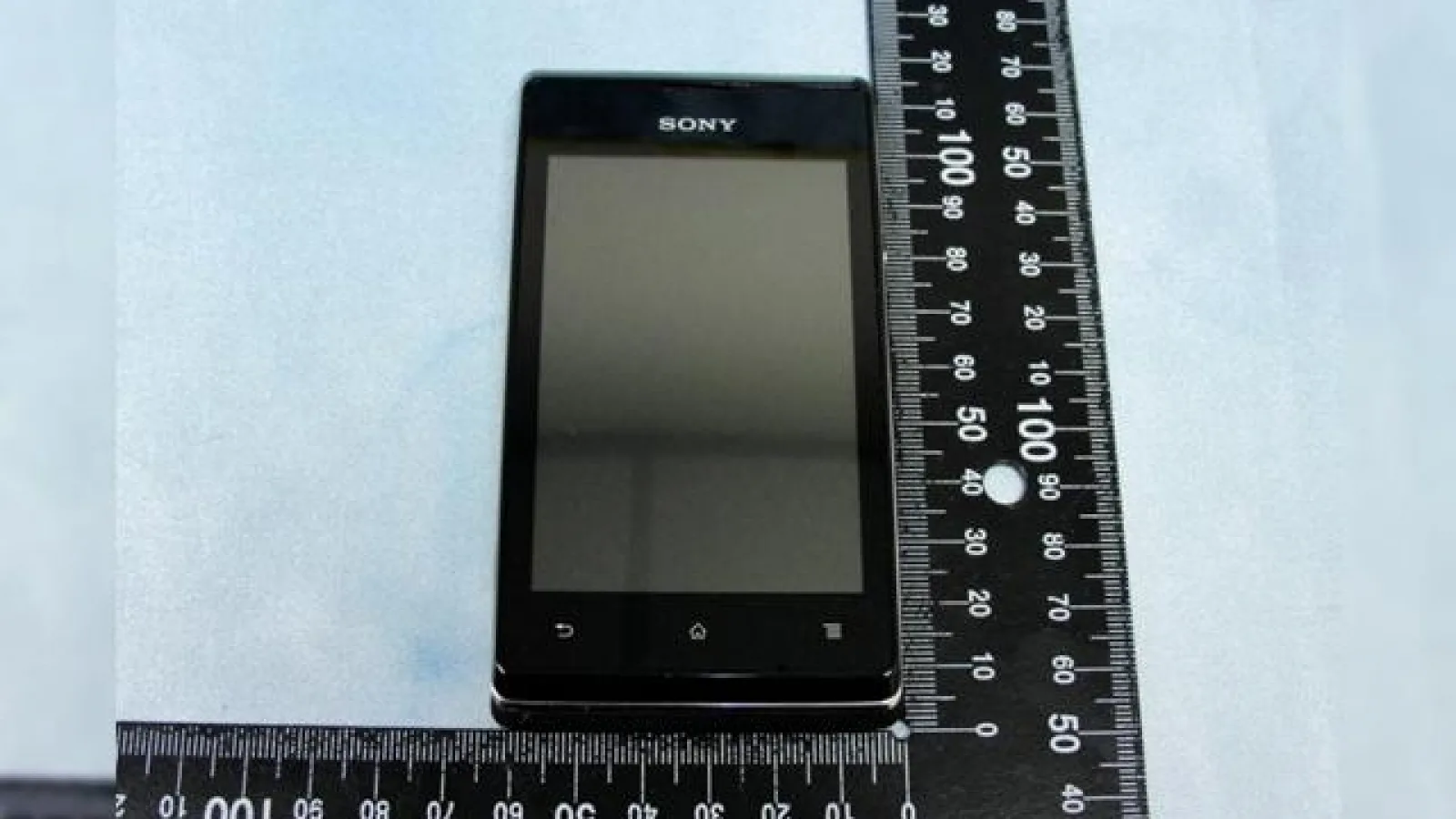 Sony Xperia E ajunge la FCC, smartphone de buget disecat și analizat