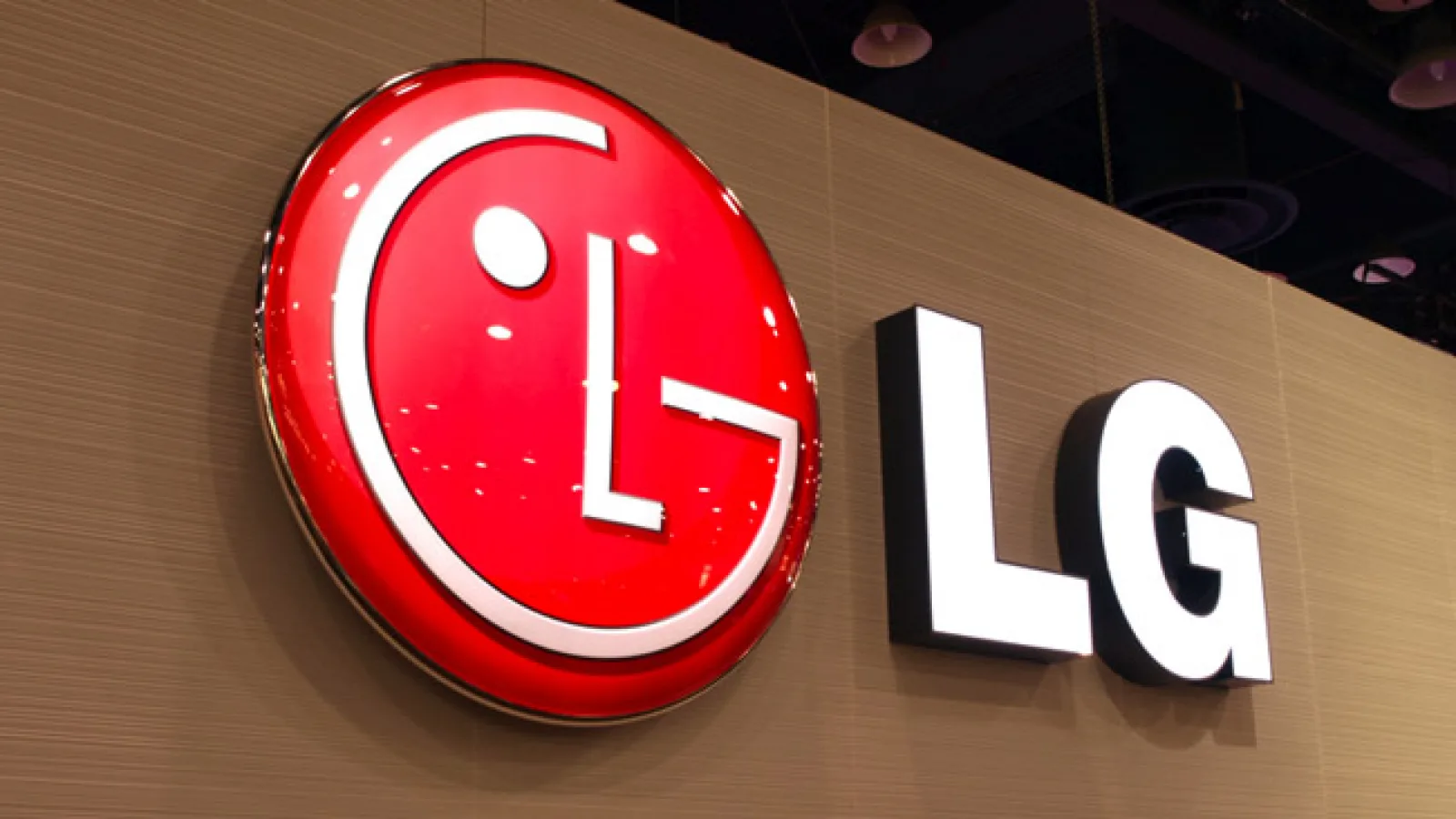 LG pregătește telefoane noi din Seria F