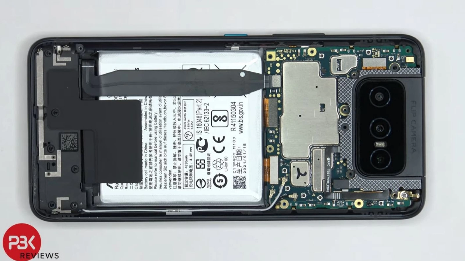 ASUS Zenfone 8 Flip este disecat în faţa camerei şi primeşte un scor mic pentru uşurinţa de reparare (Video)