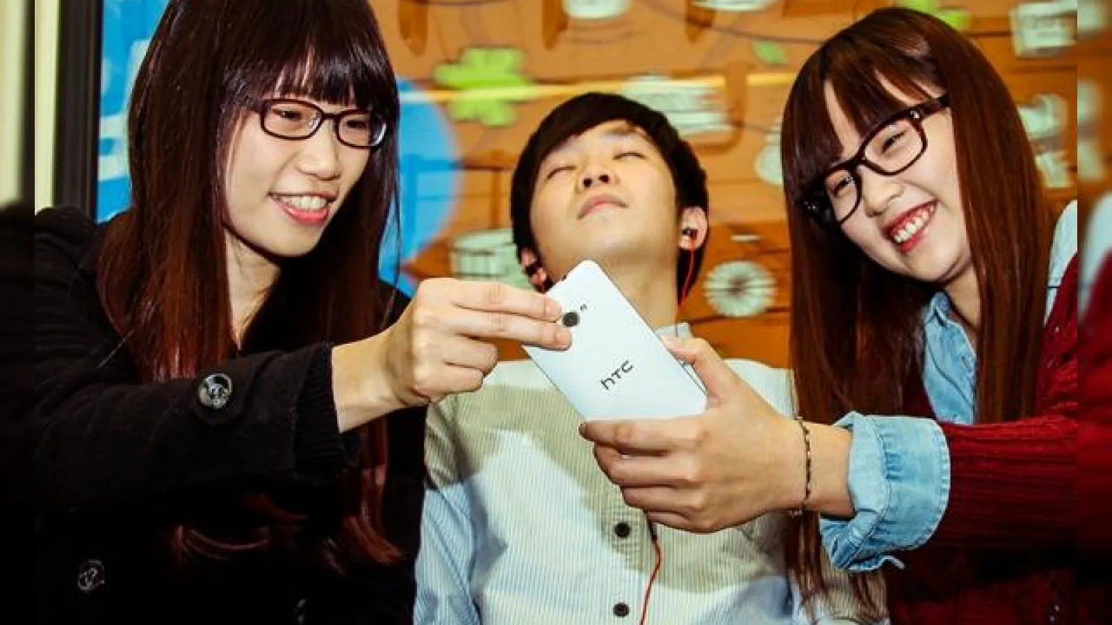 HTC 8X Windows Phone disponibil În curând și pe alb, are parte de o imagine teaser