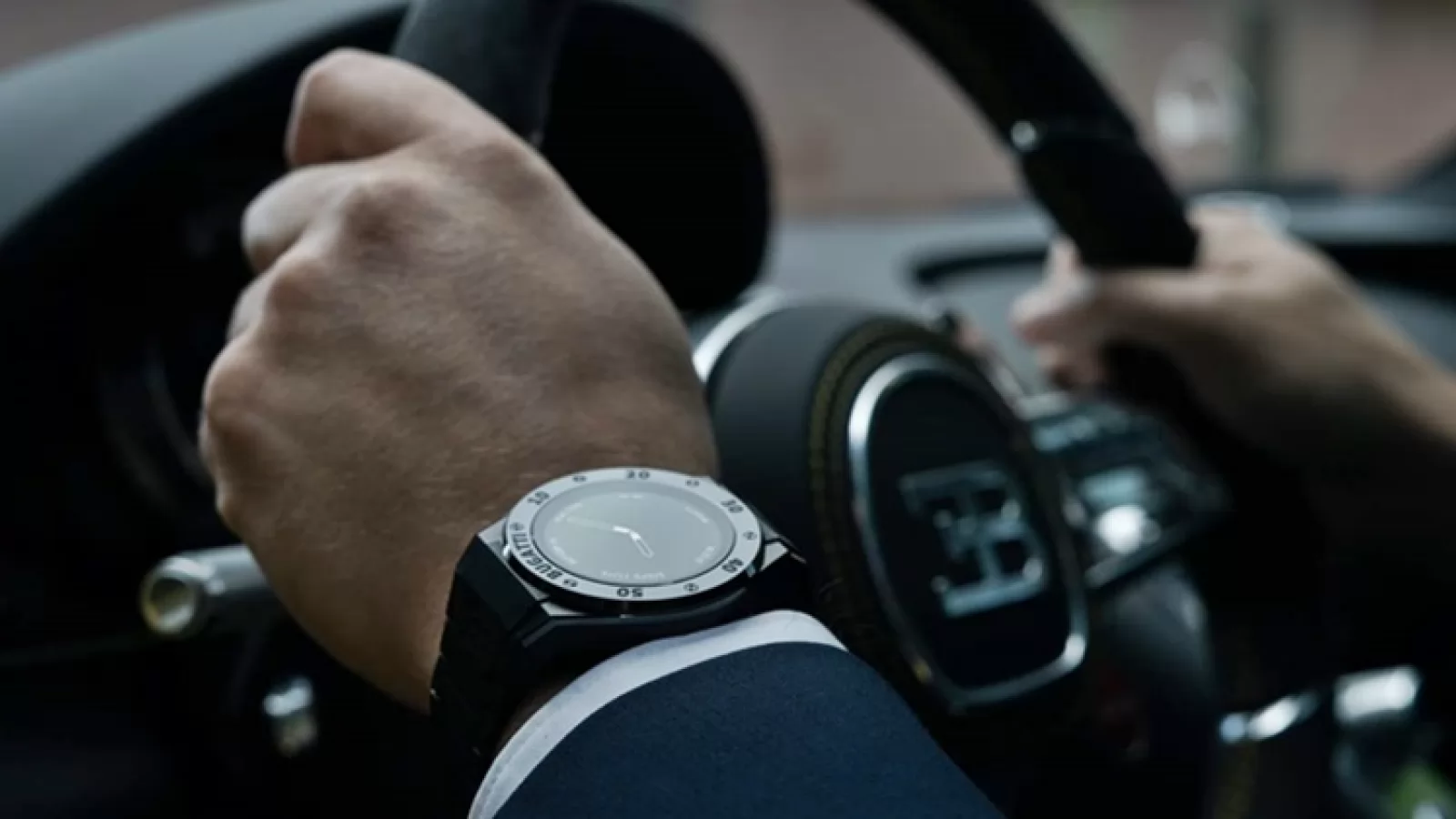 Bugatti lansează colecția de smartwatch-uri Ceramique Edition One, ceasuri disponibile în doar 600 de unități