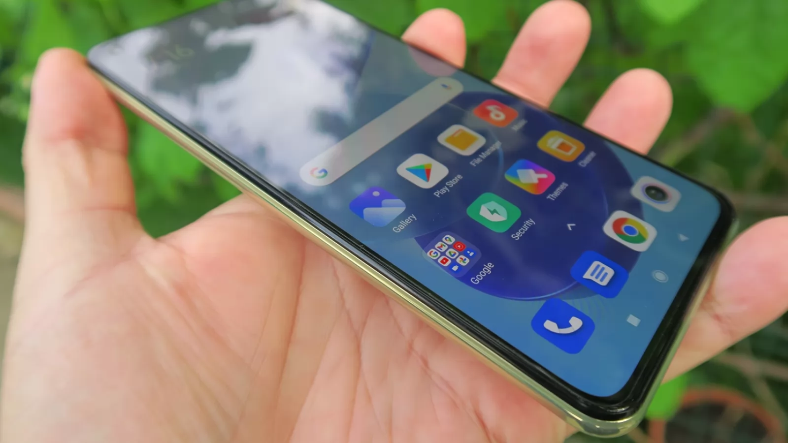 Xiaomi Mi 11 Lite 5G: Display-ul anului 2021 până acum pe telefoane midrange