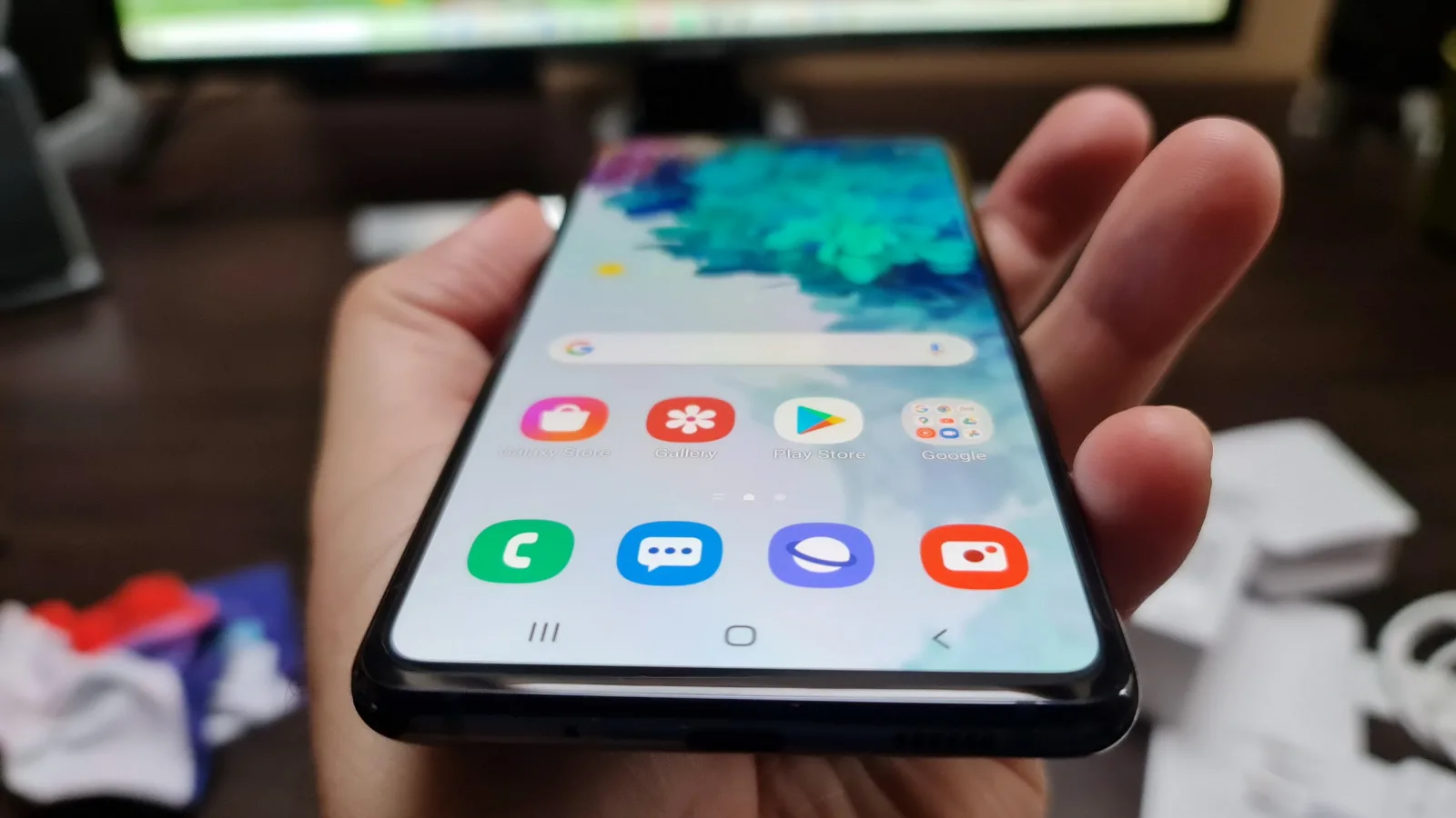 Samsung Galaxy S20 FE 5G: OS, UI, aplicaţii cu 3 ani de actualizări, experienţă clasică One UI 2.5
