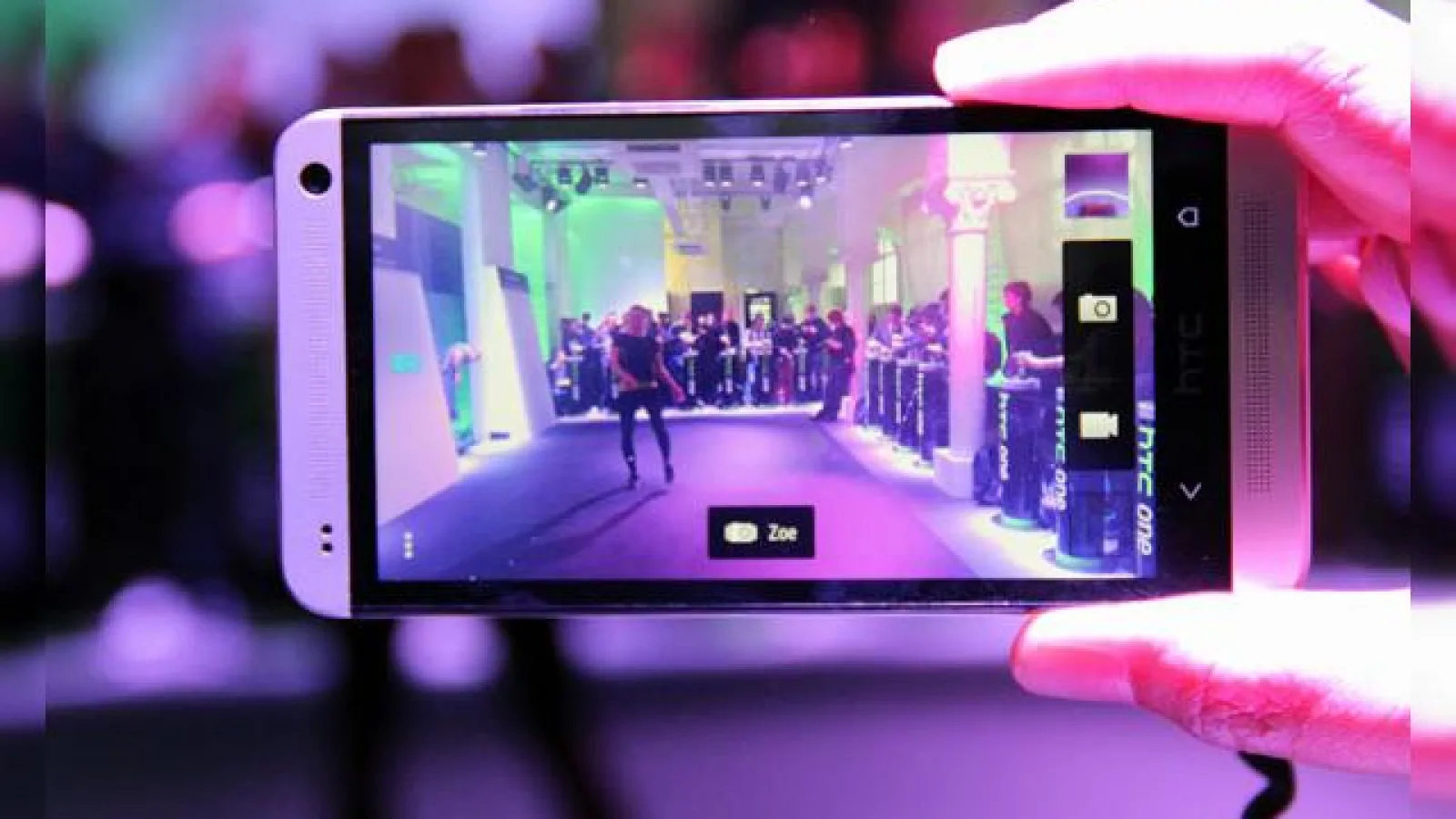 HTC One versus iPhone 5 - bătălia camerelor: portrete mai naturale, macro-uri mai bune pentru HTC One