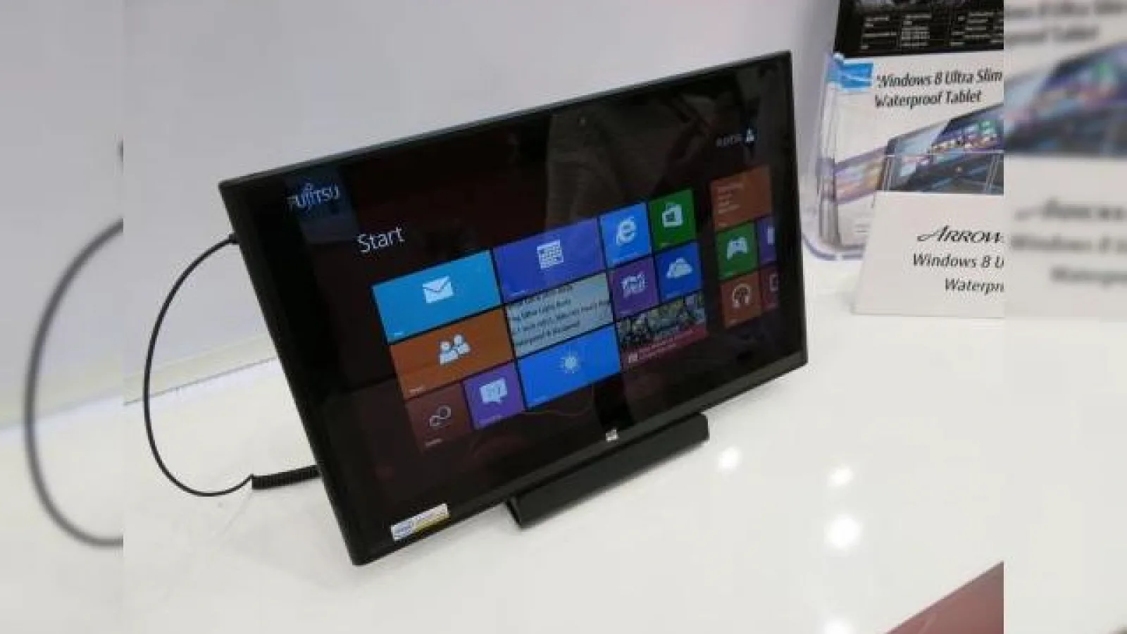 MWC 2013: Fujitsu Arrows Tab Q852/F Într-o scurtă experienta hands on (Video)