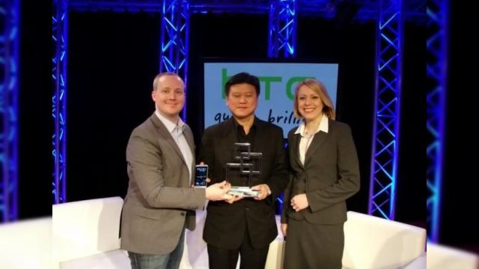 Marii premianți la MWC 2013: Samsung Galaxy S III telefonul anului 2012, HTC One modelul anului 2013, iar Nexus 7 tableta anului trecut!