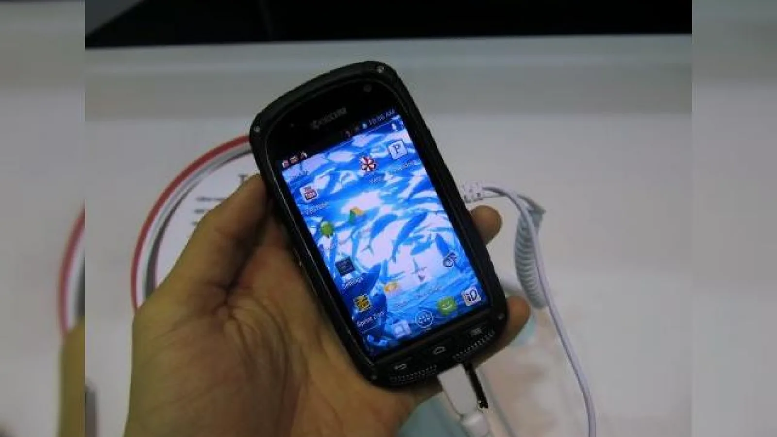 MWC 2013: Kyocera Torque hands on - cu mâinile pe un telefon ultrarezistent (Video)