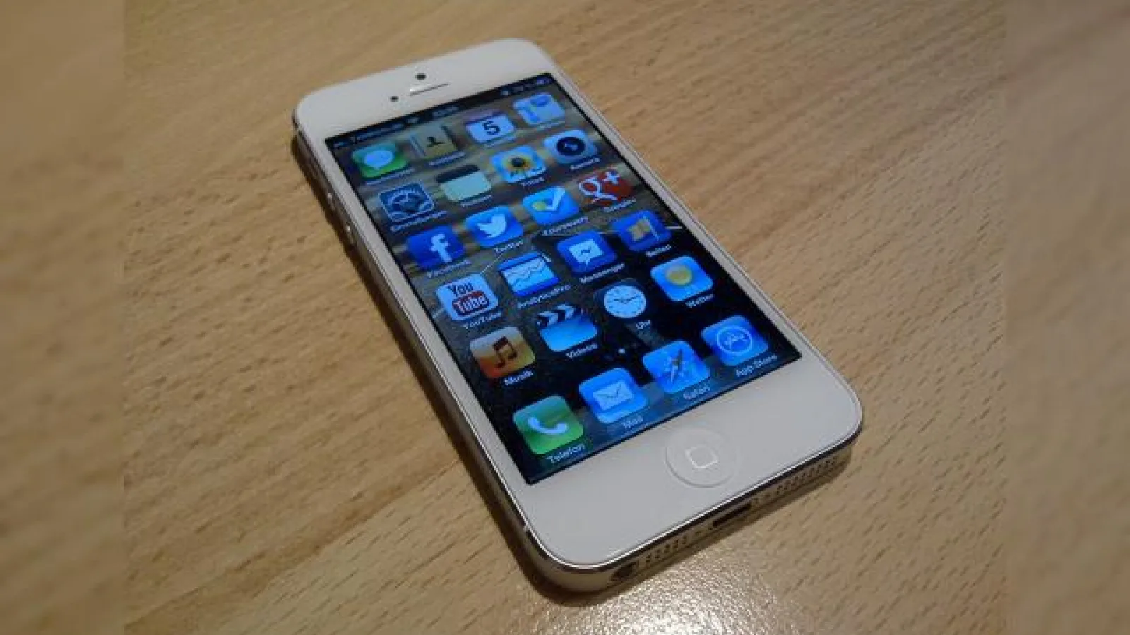 Analiștii avertizează Apple: livrează un iPhone 5S fantastic sau devii plictisitor
