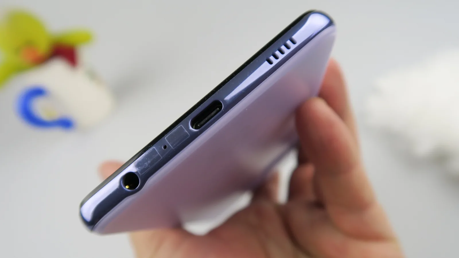 Samsung Galaxy A72 4G: Baterie cu 2-3 ore peste Galaxy A71