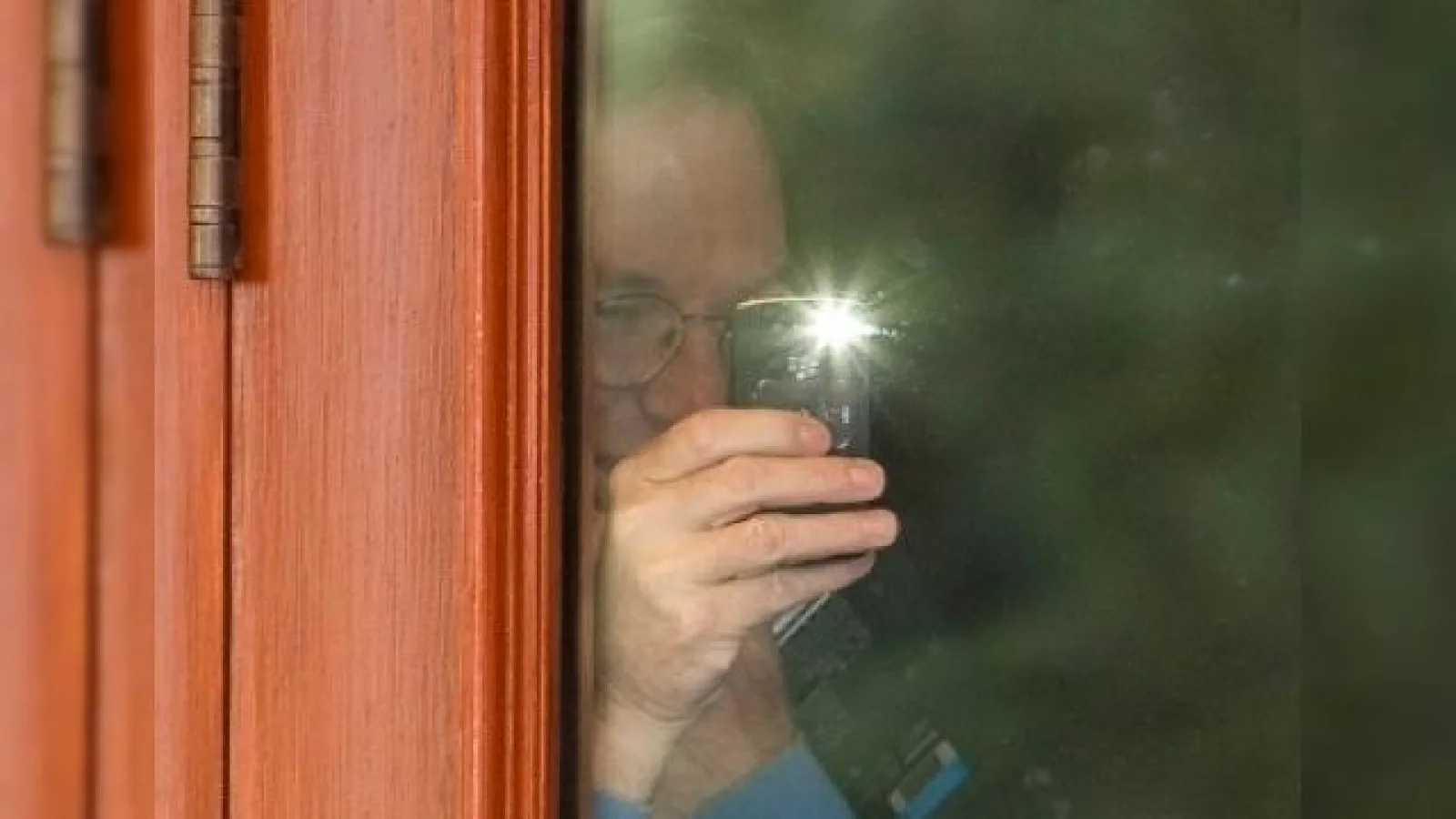 Bună ziua, numele meu este Eric Schmidt, șef Google și sunt dependent de BlackBerry!