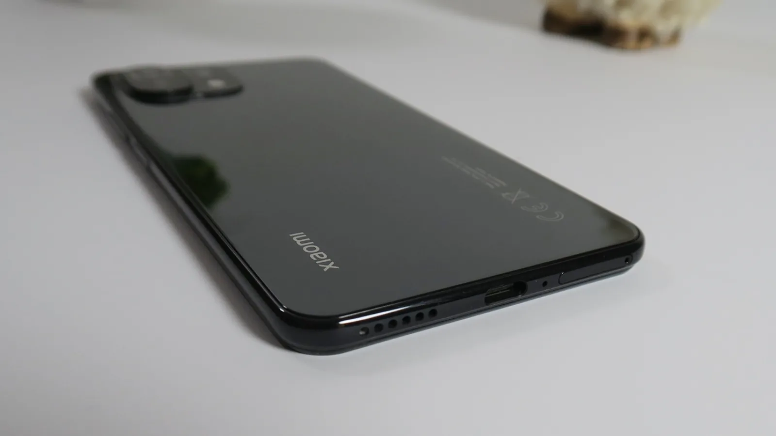 Xiaomi Mi 11 Lite 4G: Autonomie peste așteptări, aceeași încărcare rapidă de pe Xiaomi Mi 11 Lite 5G