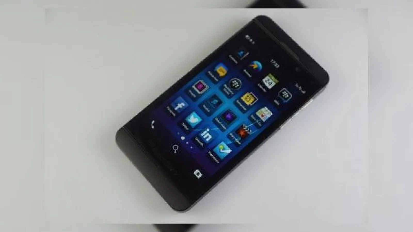 TOP 5: PRO și CONTRA la BlackBerry Z10