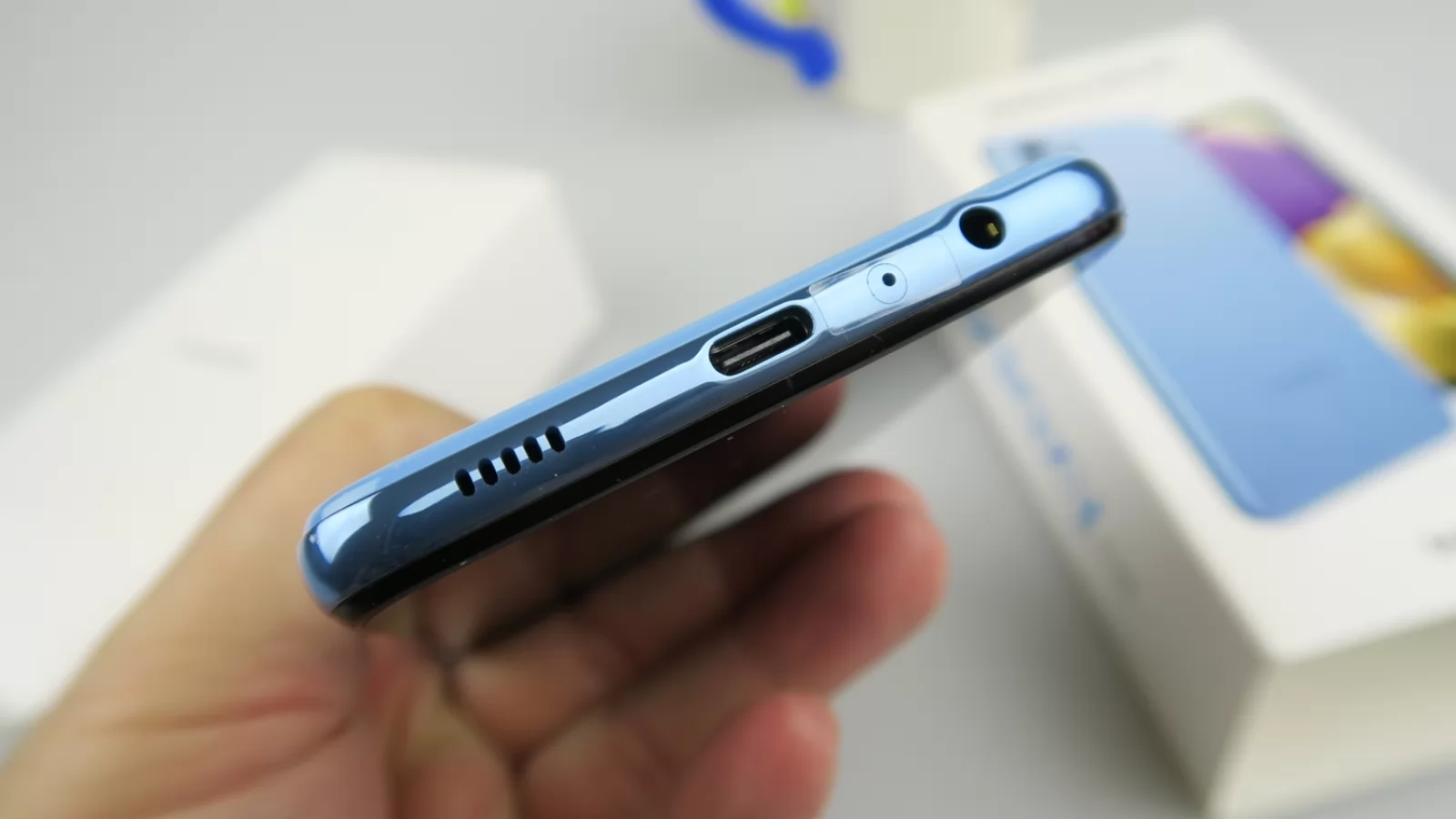 Samsung Galaxy A32 5G: Conectivitate 5G, USB-C, Wi-Fi dual band