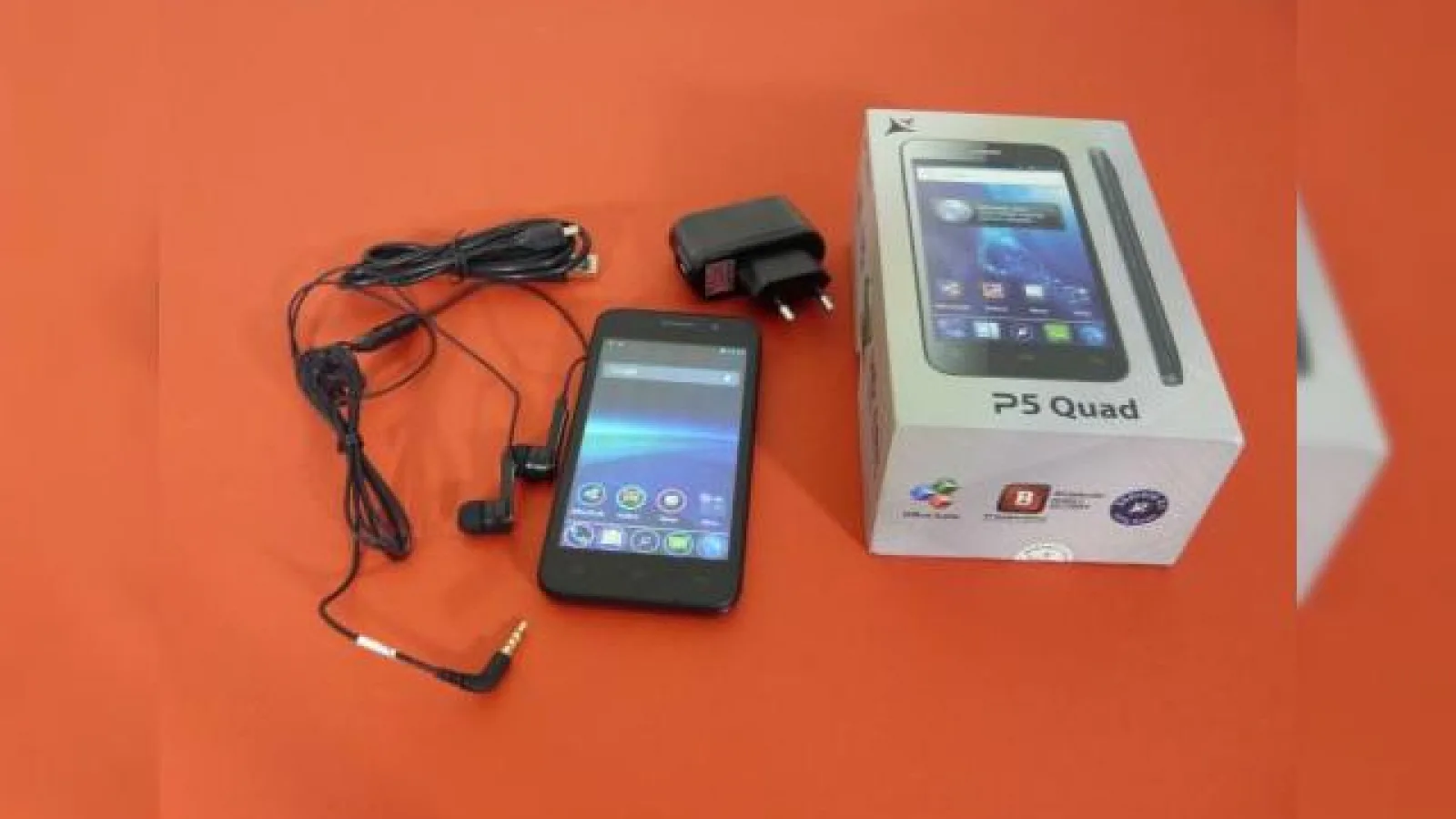 Allview P5 Quad unboxing: scoatem din cutie cel mai performant telefon Allview (Video)
