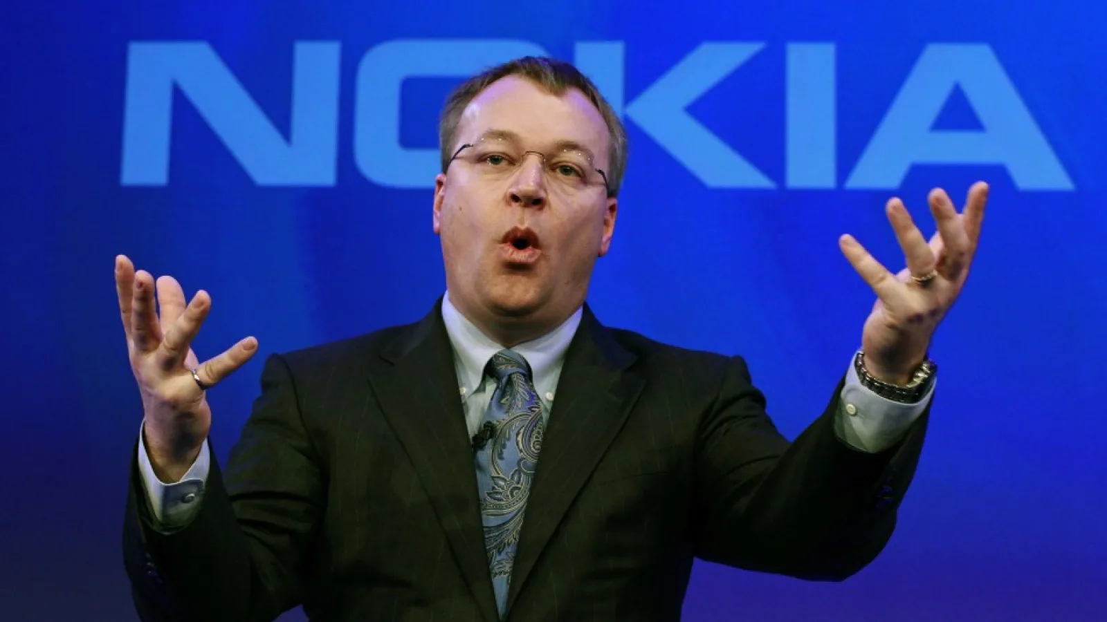 Nokia vânează clientela BlackBerry pentru ca Windows Phone să atingă pragul de 10% cotă de piață