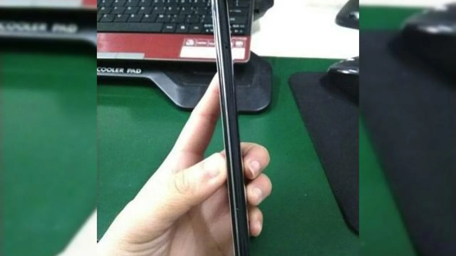 Oppo R809T este noul deținător al titlului "cel mai subțire telefon din lume", cu grosime de 6.13 mm