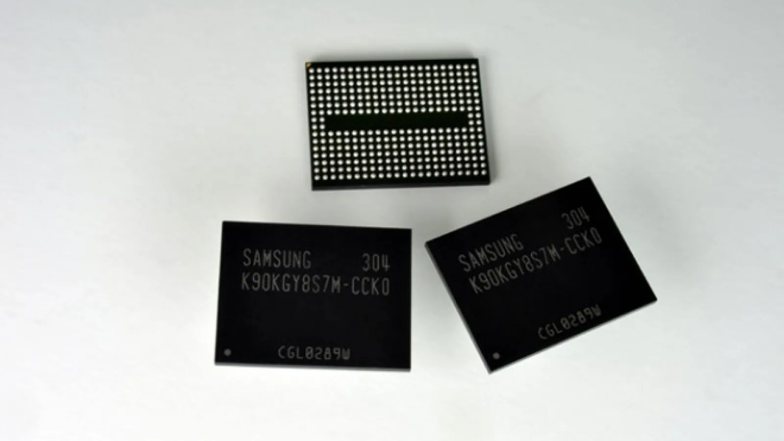 Samsung Începe producția În masă a memoriei NAND Flash de 128 GB