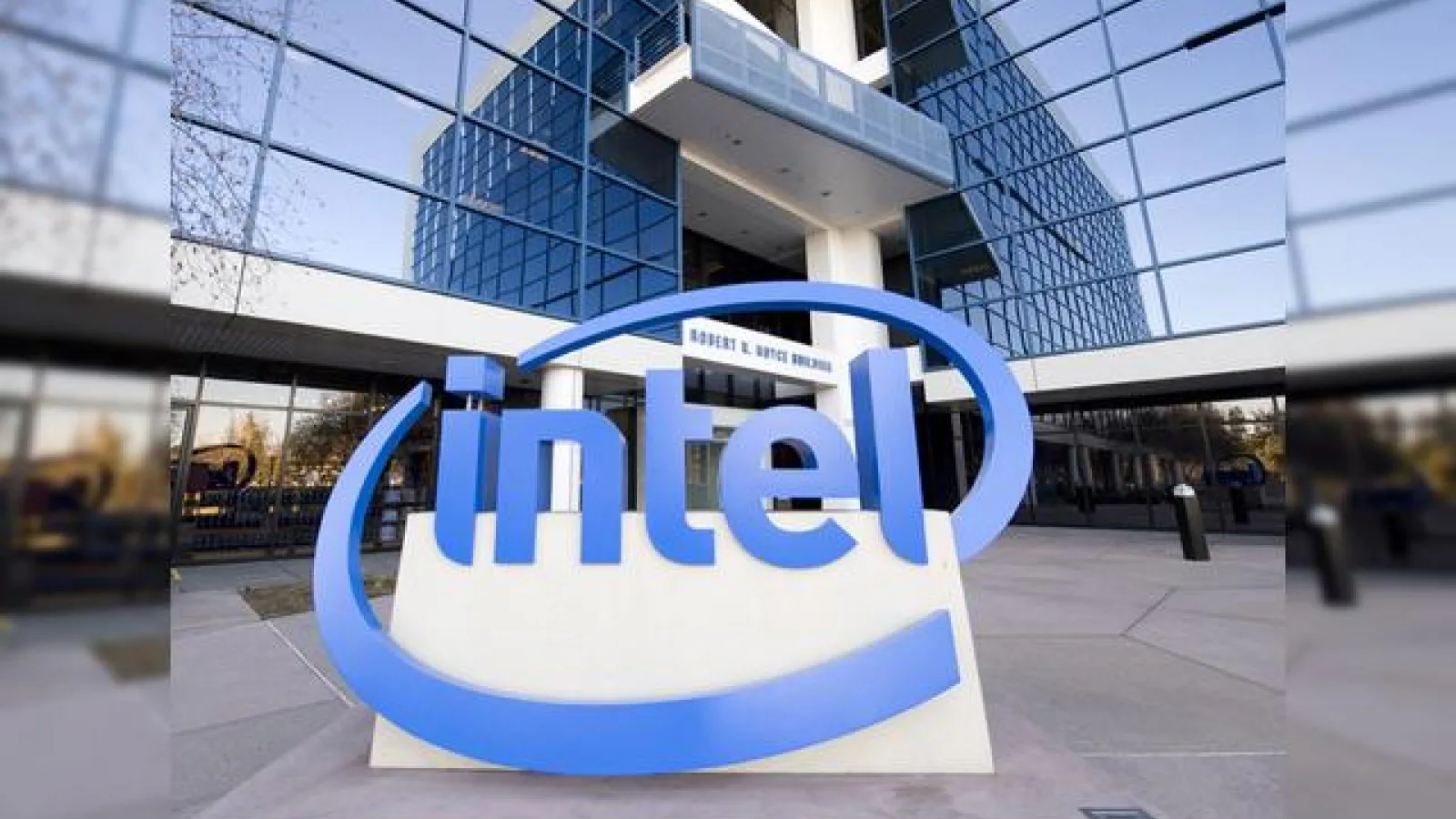 Intel a deschis un centru În România deoarece apreciază sistemul universitar de Învățământ de aici
