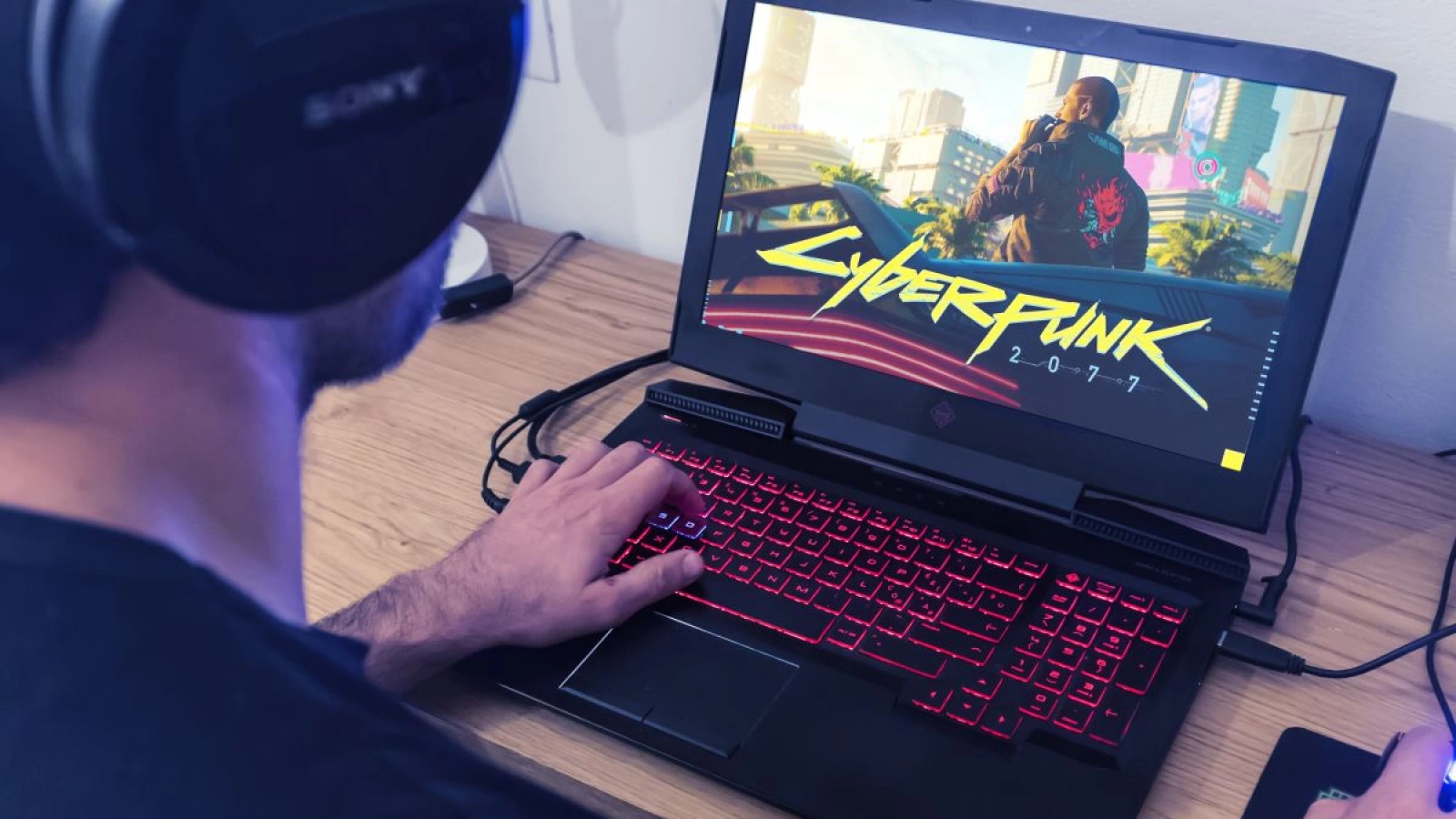 Ce gaming laptop alegem vara asta? Top 5 cele mai bune modele (3 cu ray tracing)