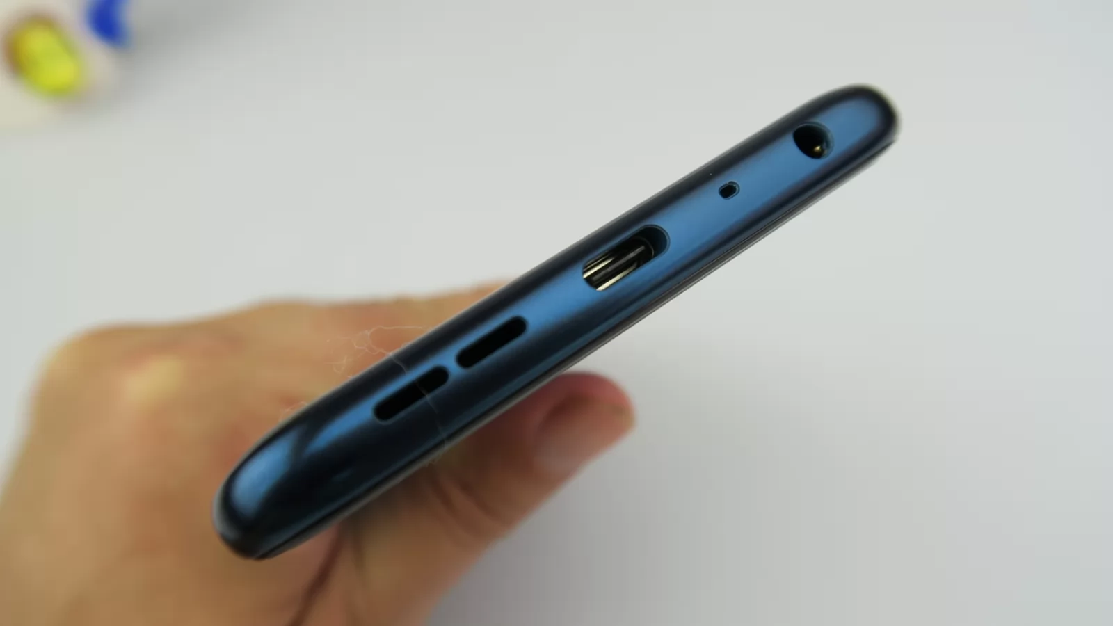 Nokia X20: Baterie doar acceptabilă faţă de rivali, fără încărcător în cutie