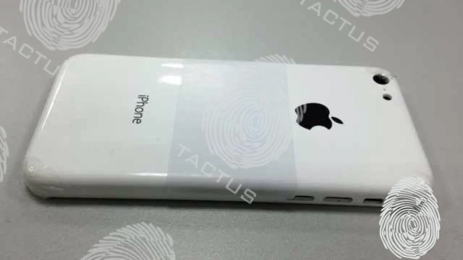 Iată cum ar putea arăta iPhone-ul pentru toată lumea: telefon de buget cu carcasă din policarbonat