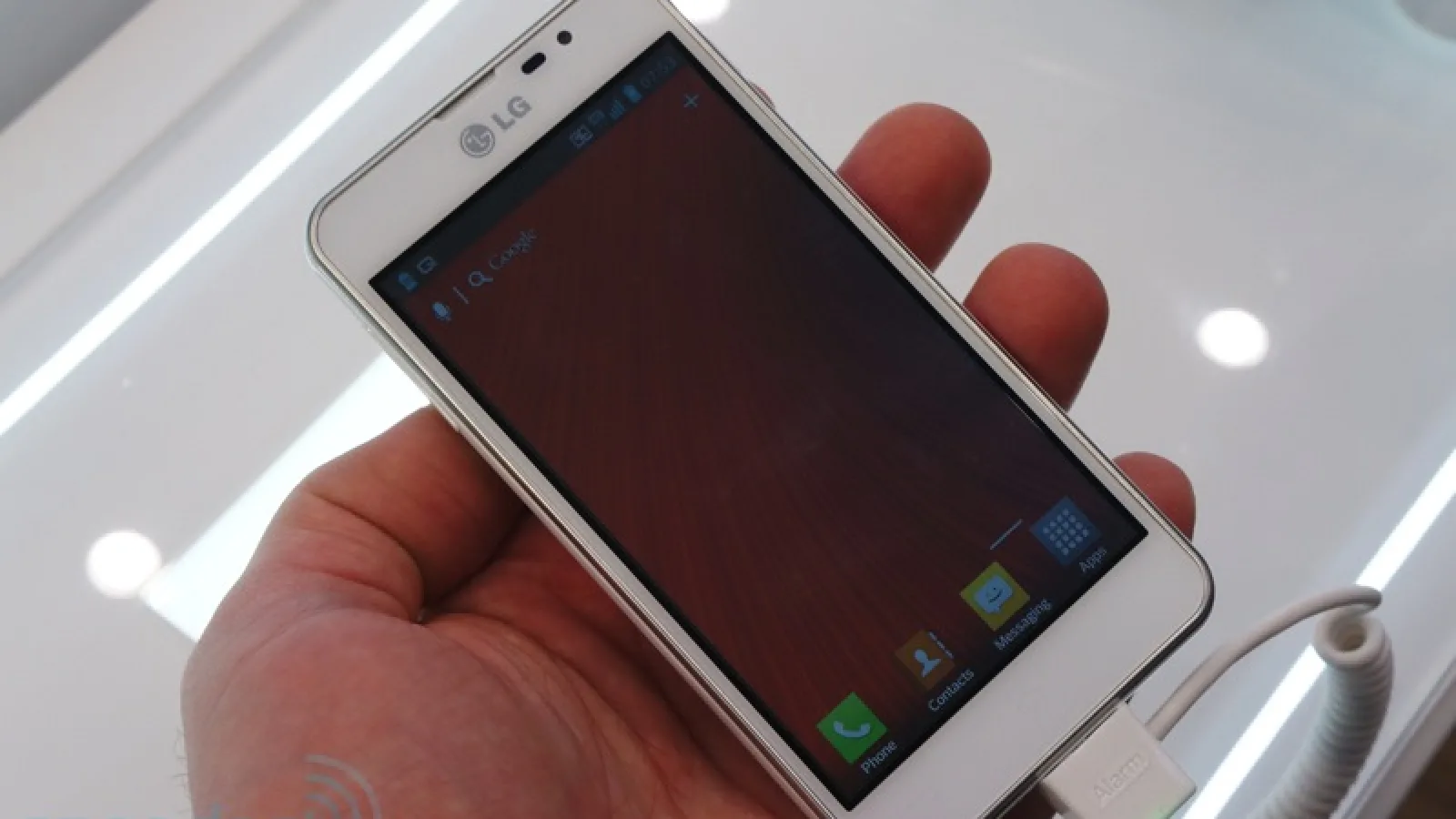 LG Optimus F5, telefon midrange cu LTE sosește În Europa de mâine
