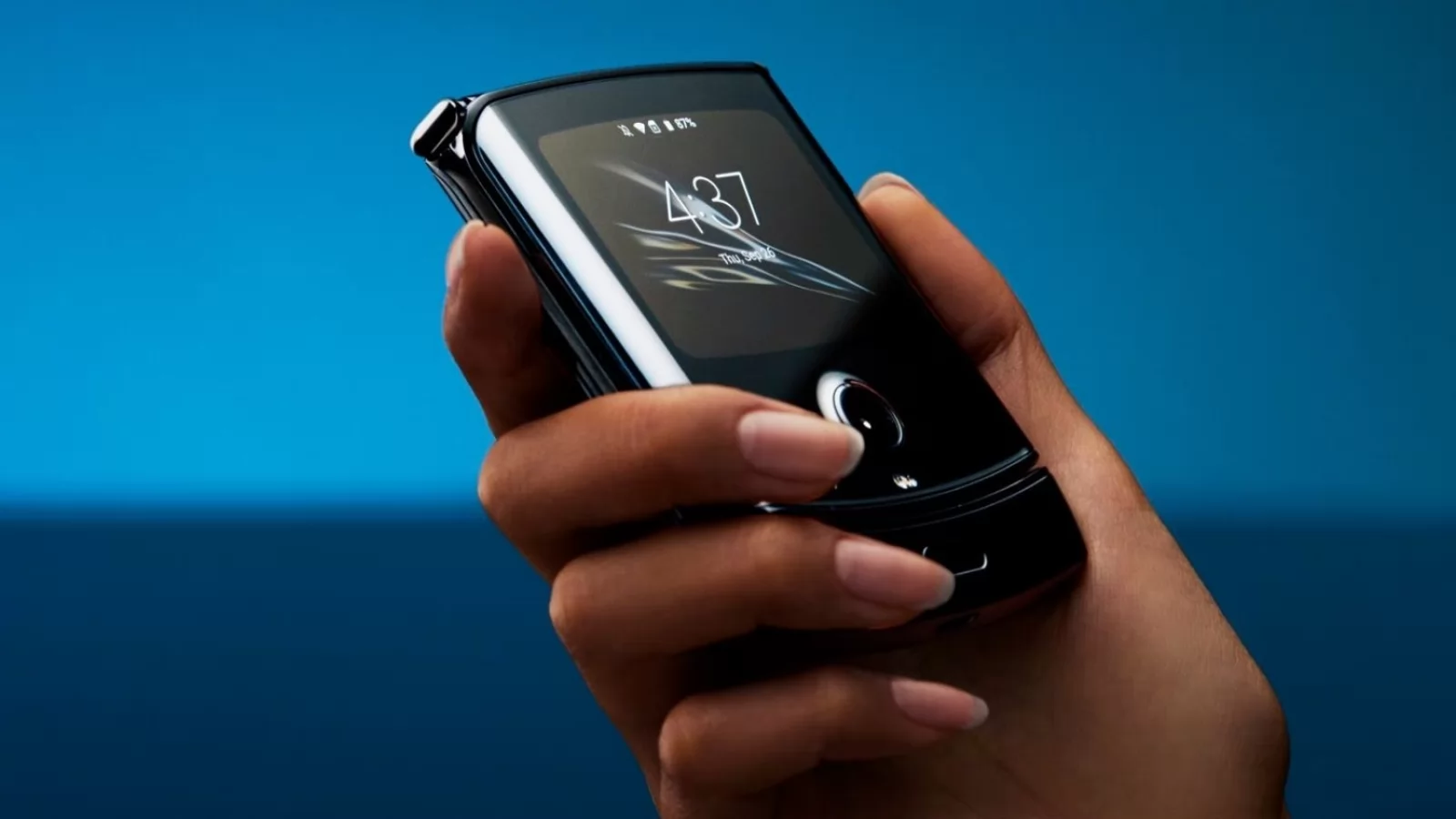 Android 11 ajunge și pe primul pliabil Motorola: Razr 2019 face trecerea la noul release