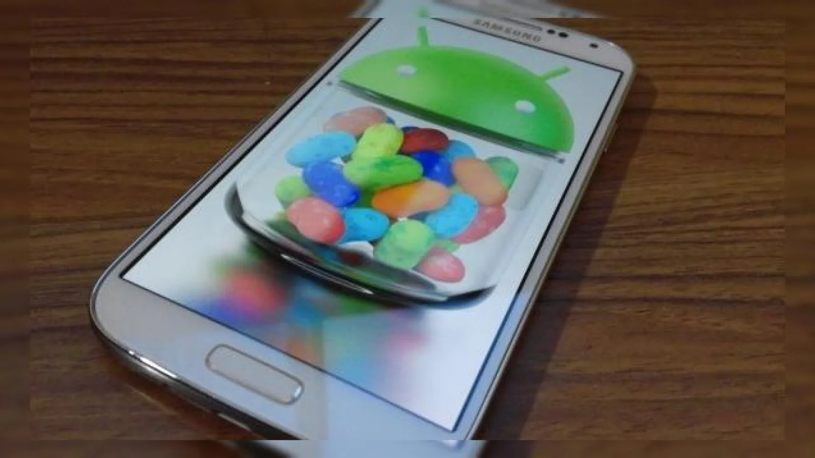 Samsung Galaxy S4 ar putea primi o ediție specială Google astăzi la I/O 2013