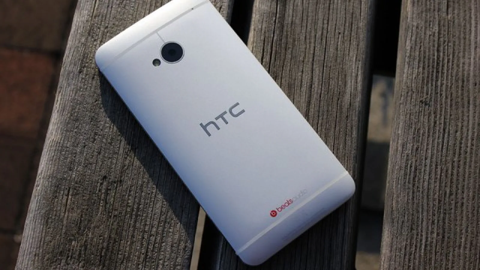 HTC Își crește producția de terminale One, dublează numărul de handseturi produse În aprilie