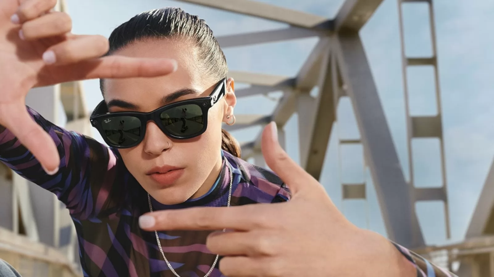 Facebook şi Ray-Ban lansează Ray-Ban Stories, ochelari inteligenţi cu camere de 5 megapixeli, 3 designuri