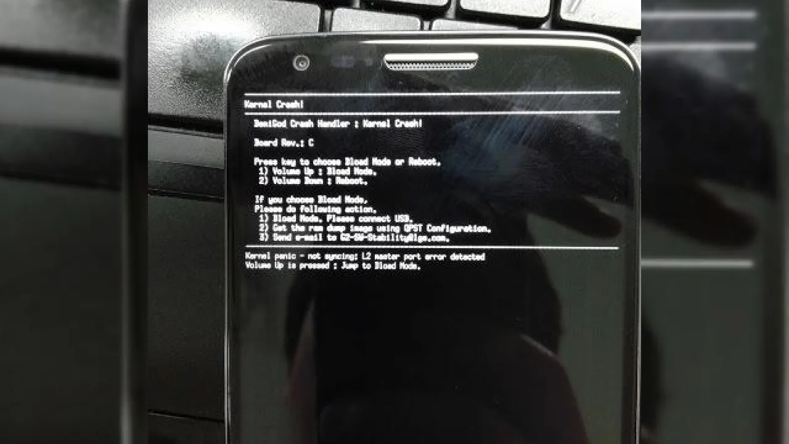 LG Optimus G2 apare Într-o nouă fotografie ce confirmă lansarea iminentă
