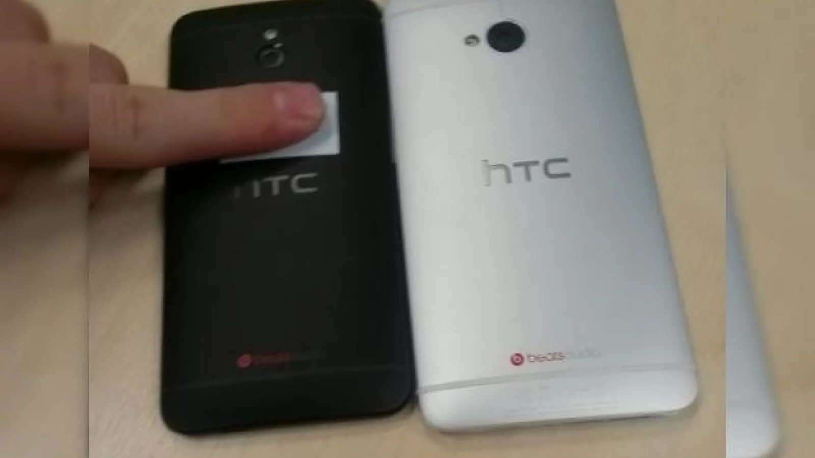 HTC M4 apare În câteva imagini - Promovează un design echivalent unei variante HTC One mini