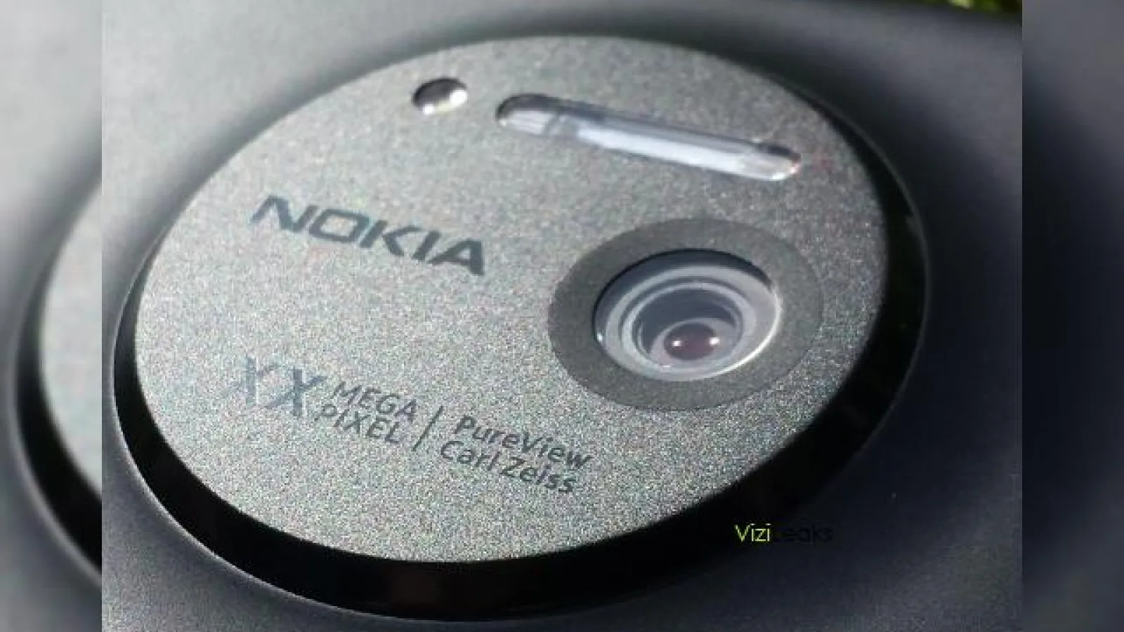 Nokia EOS, telefonul Windows Phone cu cameră de 41 MP Își face apariția Într-o serie de imagini detaliate